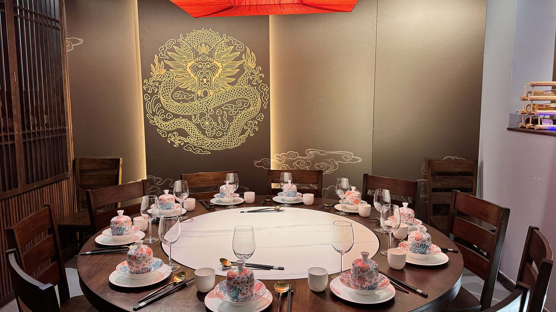 Private dining table setting